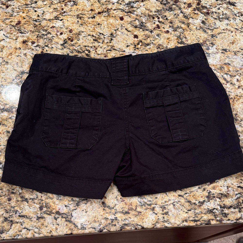 Old Navy Women's Black Cargo Shorts - Picture 3 of 3